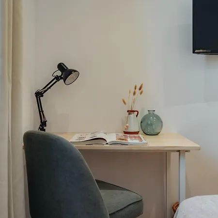 Casa Faro - 2 Bedroom In Gracia * Barcelona